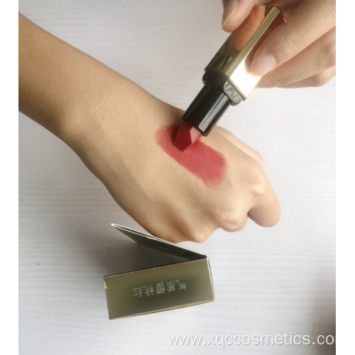 Long lasting lipstick matte